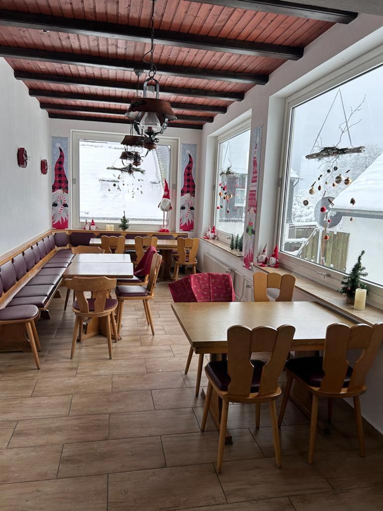 Villa Gast - Gästehaus Astenblick auch für grosse Gruppen geeignet Winterberg Exterior foto
